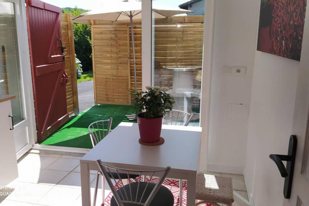 Appartement Tout Confort Au Calme Avec Jacuzzi Mouguerre Luaran gambar