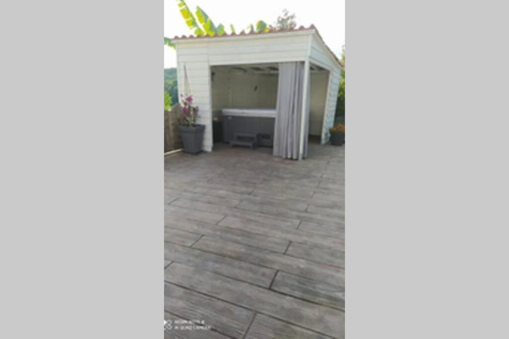 Appartement Tout Confort Au Calme Avec Jacuzzi Mouguerre Luaran gambar