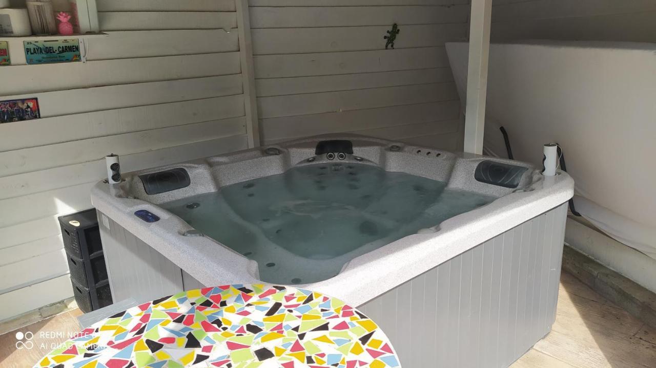 Appartement Tout Confort Au Calme Avec Jacuzzi Mouguerre Luaran gambar